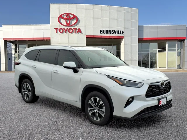 2025 Toyota Highlander Hybrid XLE
