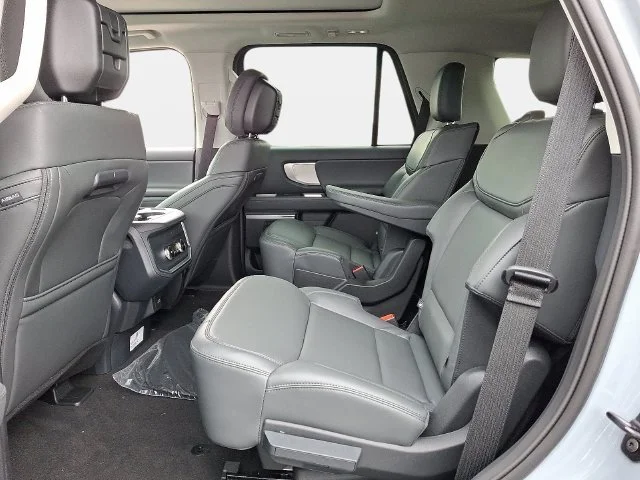 New 2027 Glacier Gray Metallic Tri-Coat Ford Active image 7