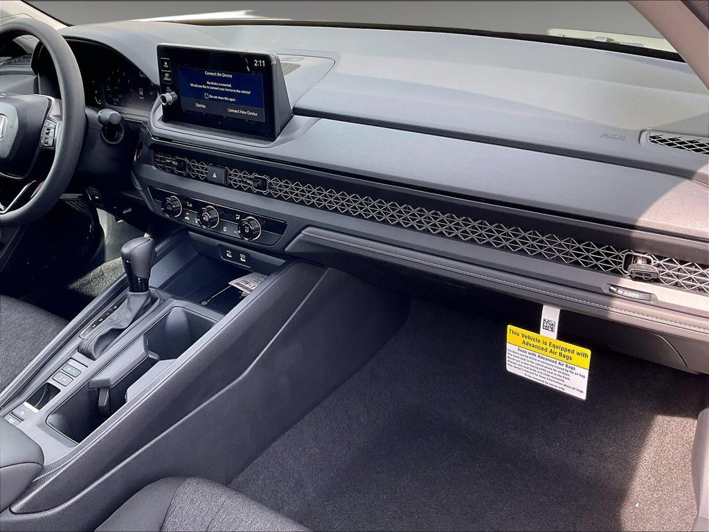 New 2026 Platinum White Pearl Honda LX image 9