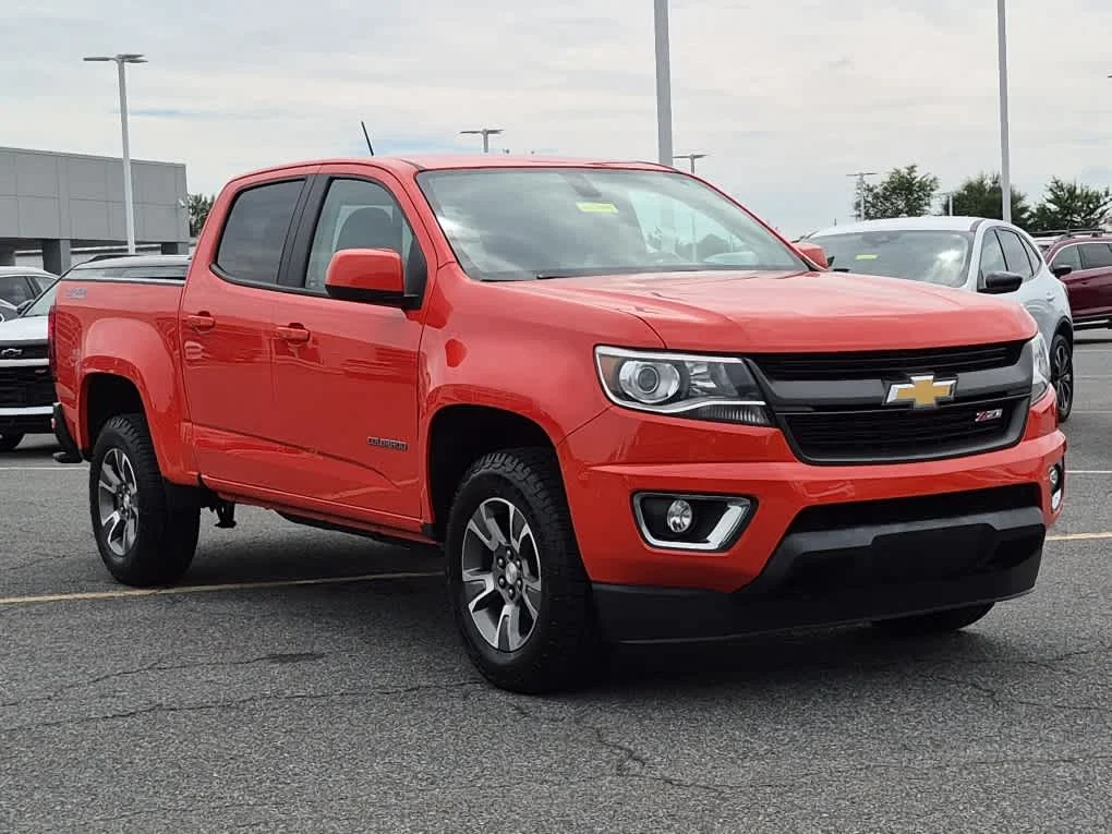 Used 2020 Crush Chevrolet 4WD Z71 image 2