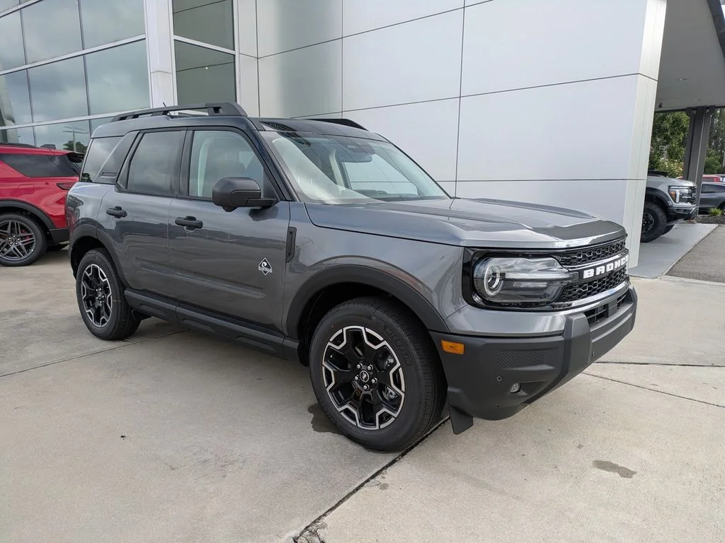 New 2026 Carbonized Gray Metallic Ford Outer Banks image 2