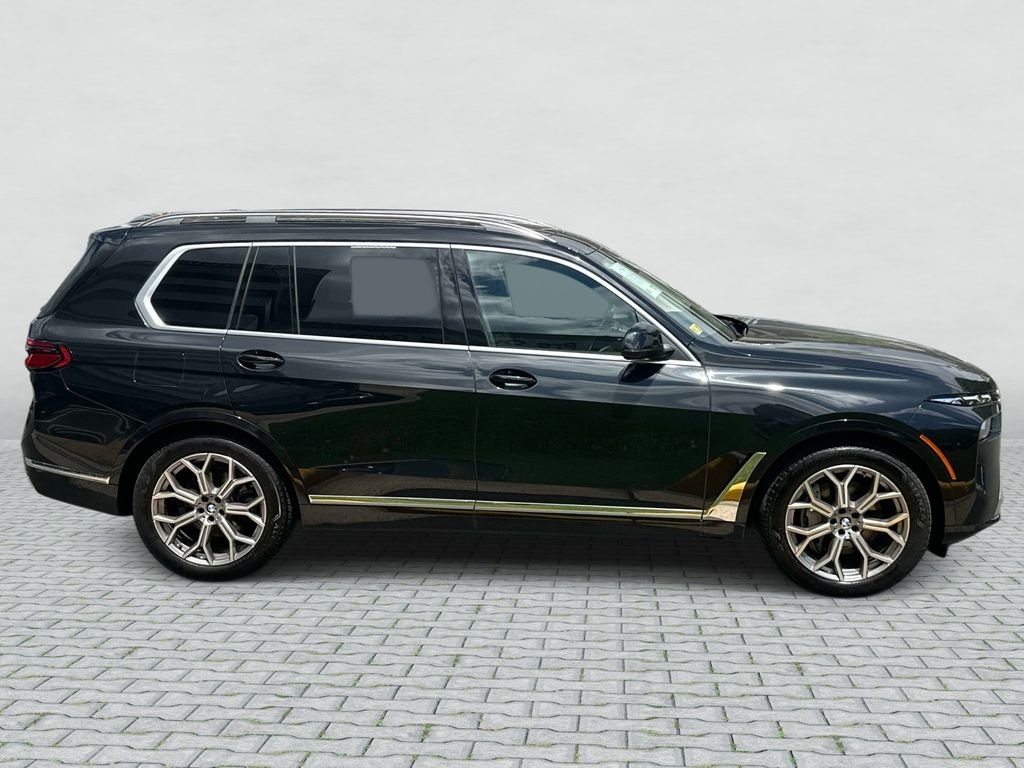 Used 2024 Black Sapphire Metallic BMW xDrive40i image 4