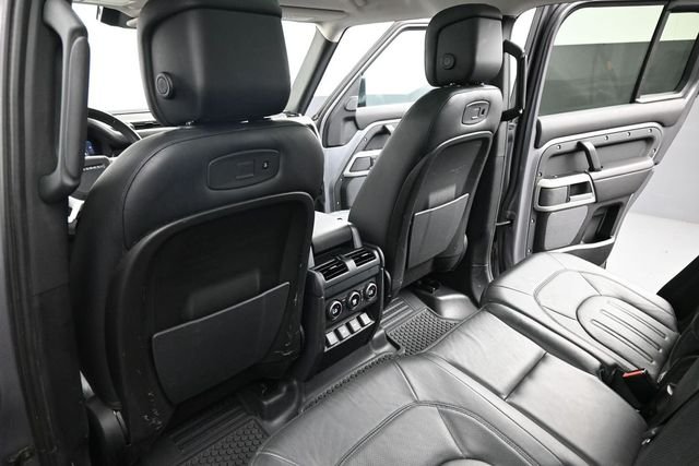 Used 2020  Land Rover SE image 21