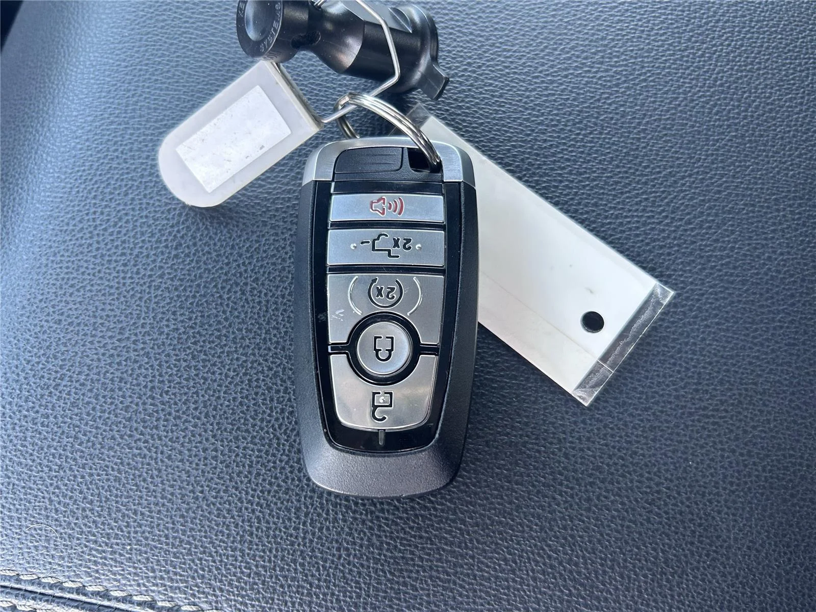 Used 2022 Agate Black/Stone Gray Ford LARIAT image 37