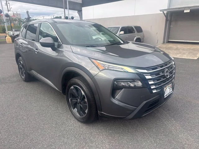 Used 2024 Gray Nissan SV image 7