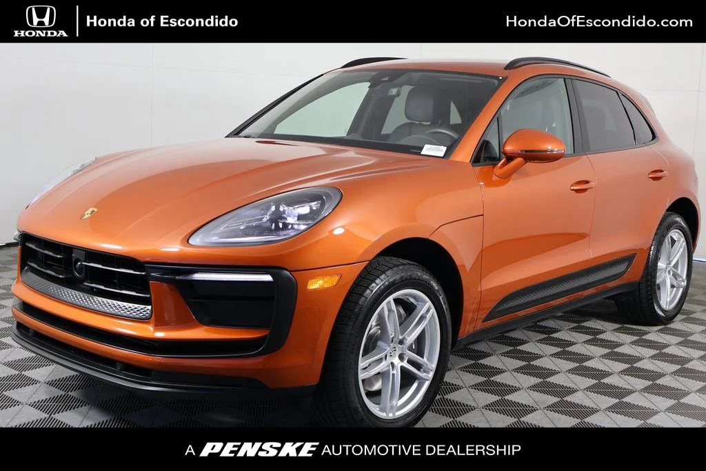 2024 Porsche Macan -'s photo