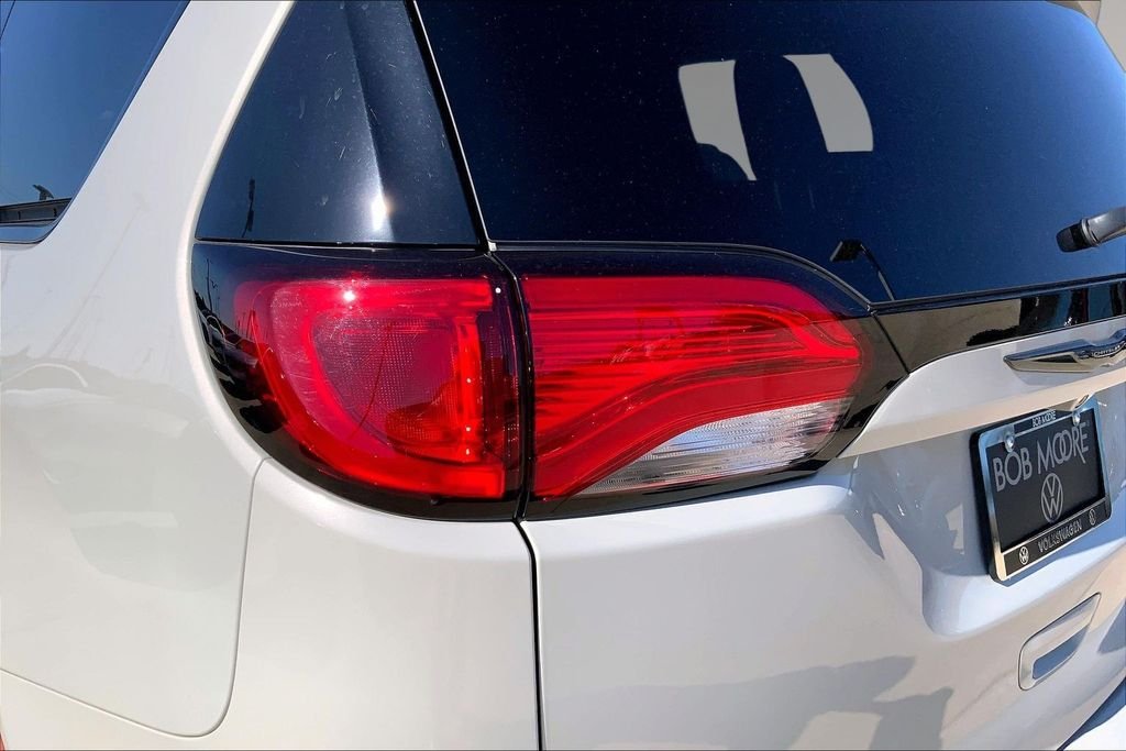 Used 2020 Luxury White Pearlcoat Chrysler Touring L Plus image 30