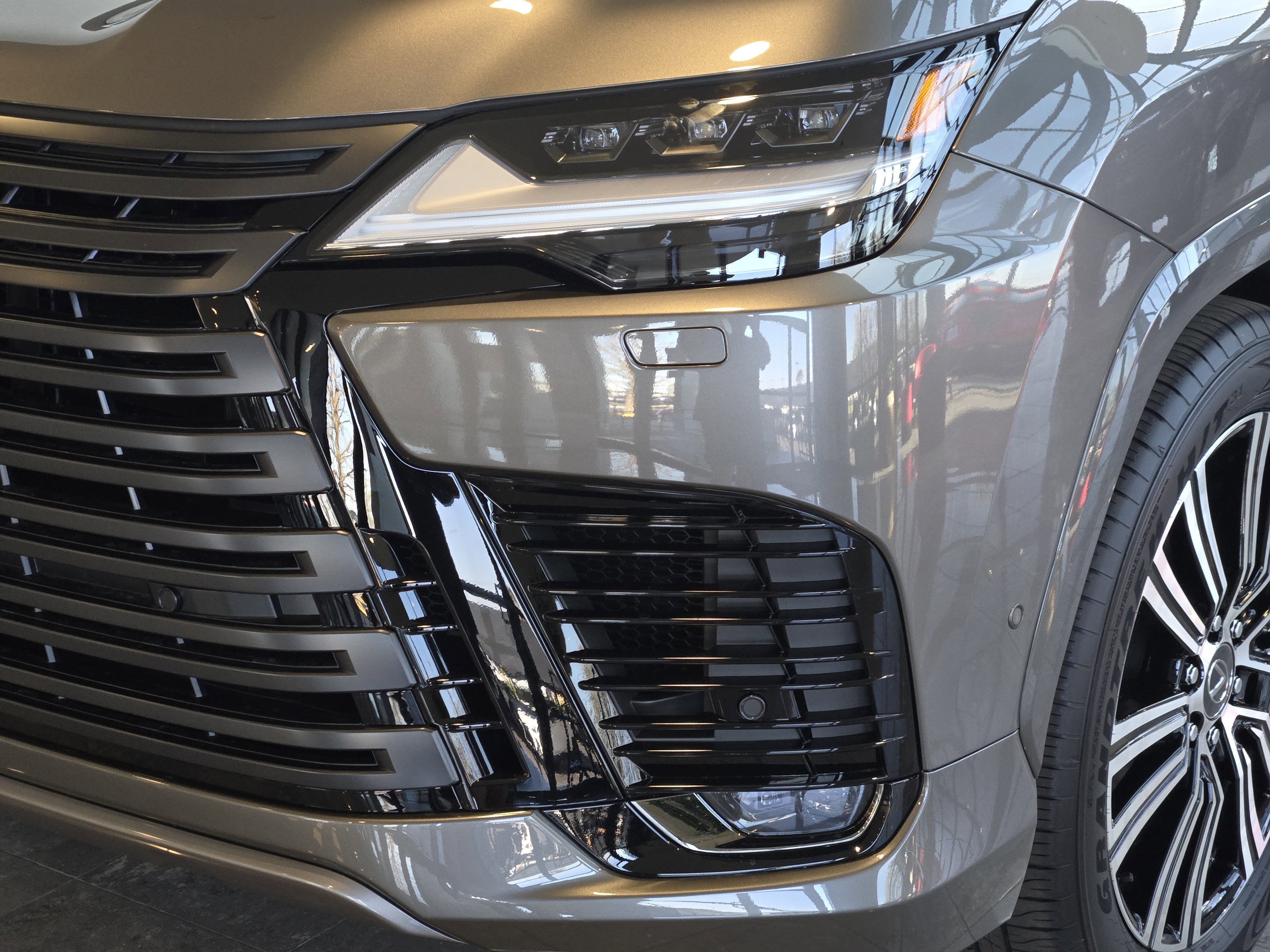 2026 Lexus LX 700h Luxury - Photo 6