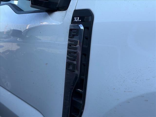 Used 2024 Oxford White Ford XL image 8