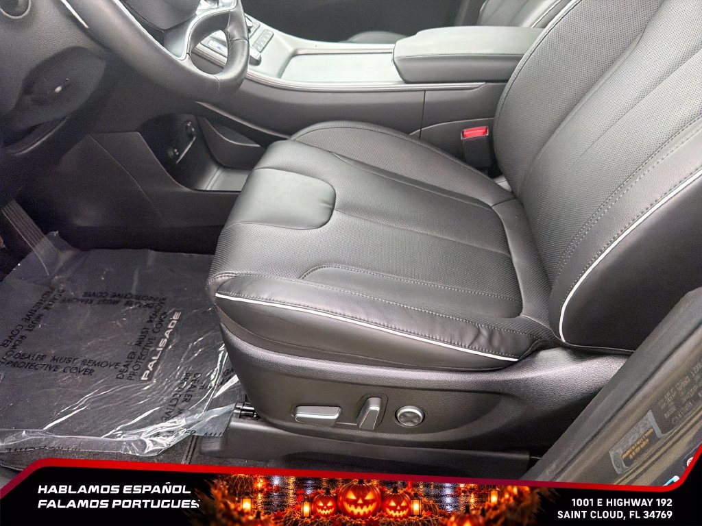 Used 2025 Gray Hyundai SEL Premium image 16