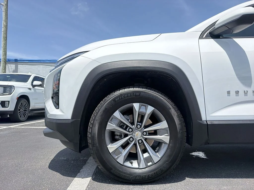 Used 2025 White Chevrolet LT image 40