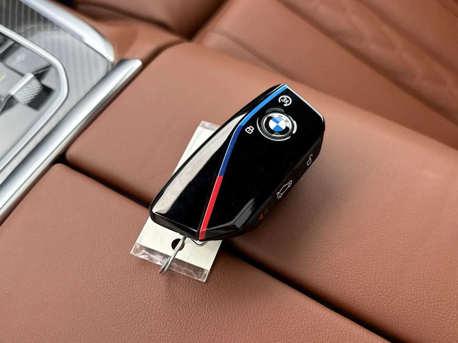 New 2026 Skyscraper Grey Metallic BMW M60i image 37
