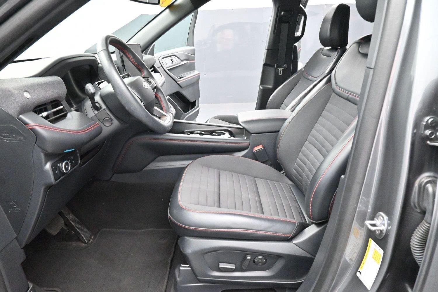 Used 2025 Carbonized Gray Ford ST-Line image 14