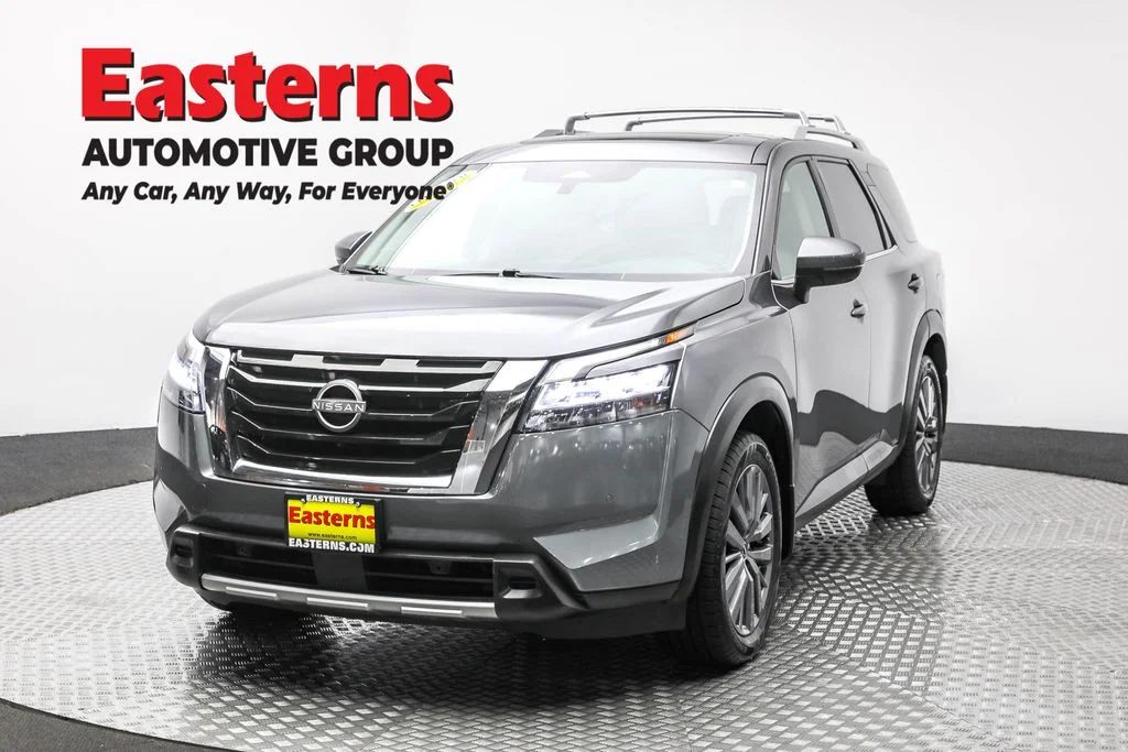 Used 2023 Gray Nissan SL image 1
