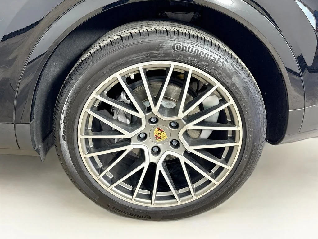 Used 2022 Black Porsche Platinum Edition image 32