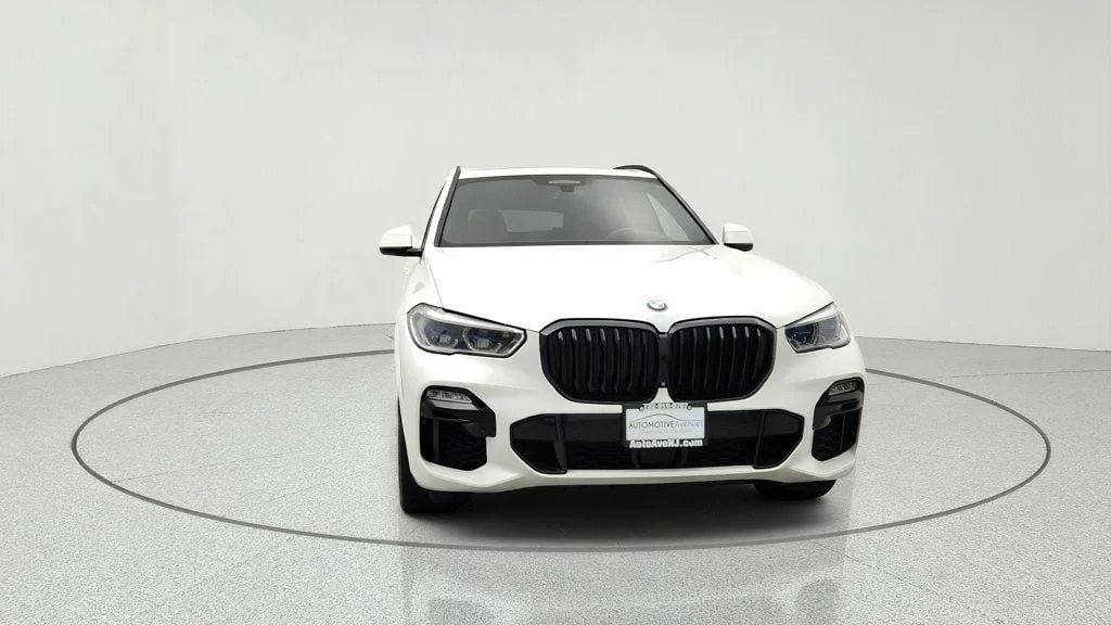 Used 2019 Alpine White BMW xDrive40i Sports Activity Vehicle w/ M Sport Pkg & Executive Pkg image 2