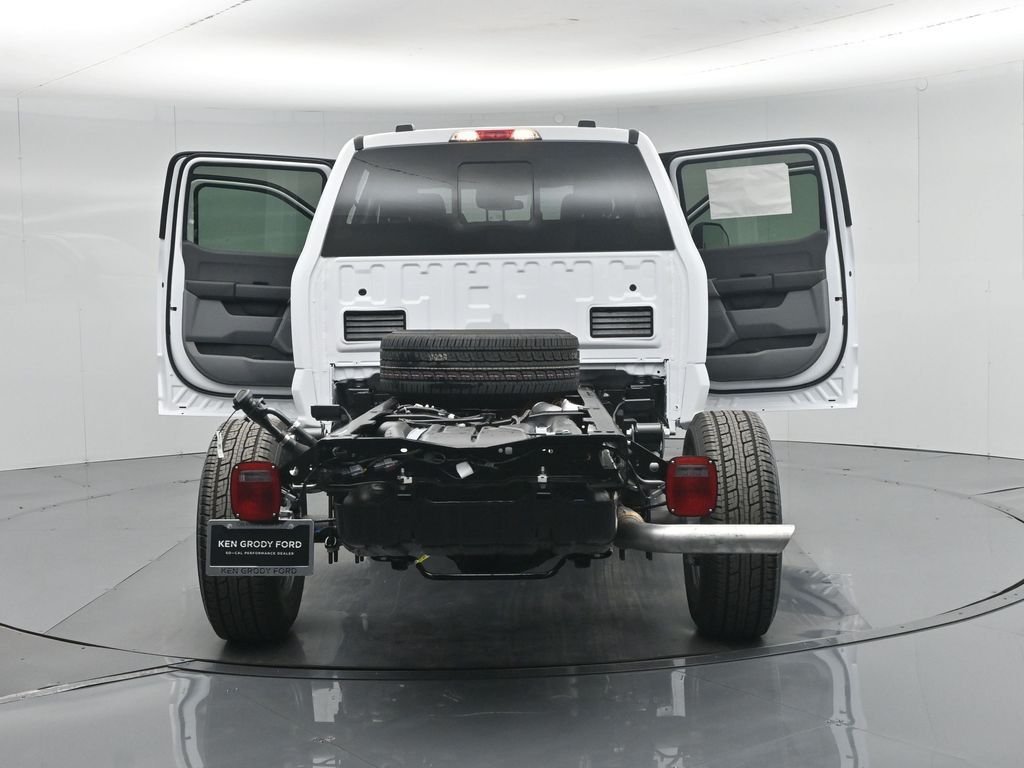New 2026 Oxford White Ford XL image 29