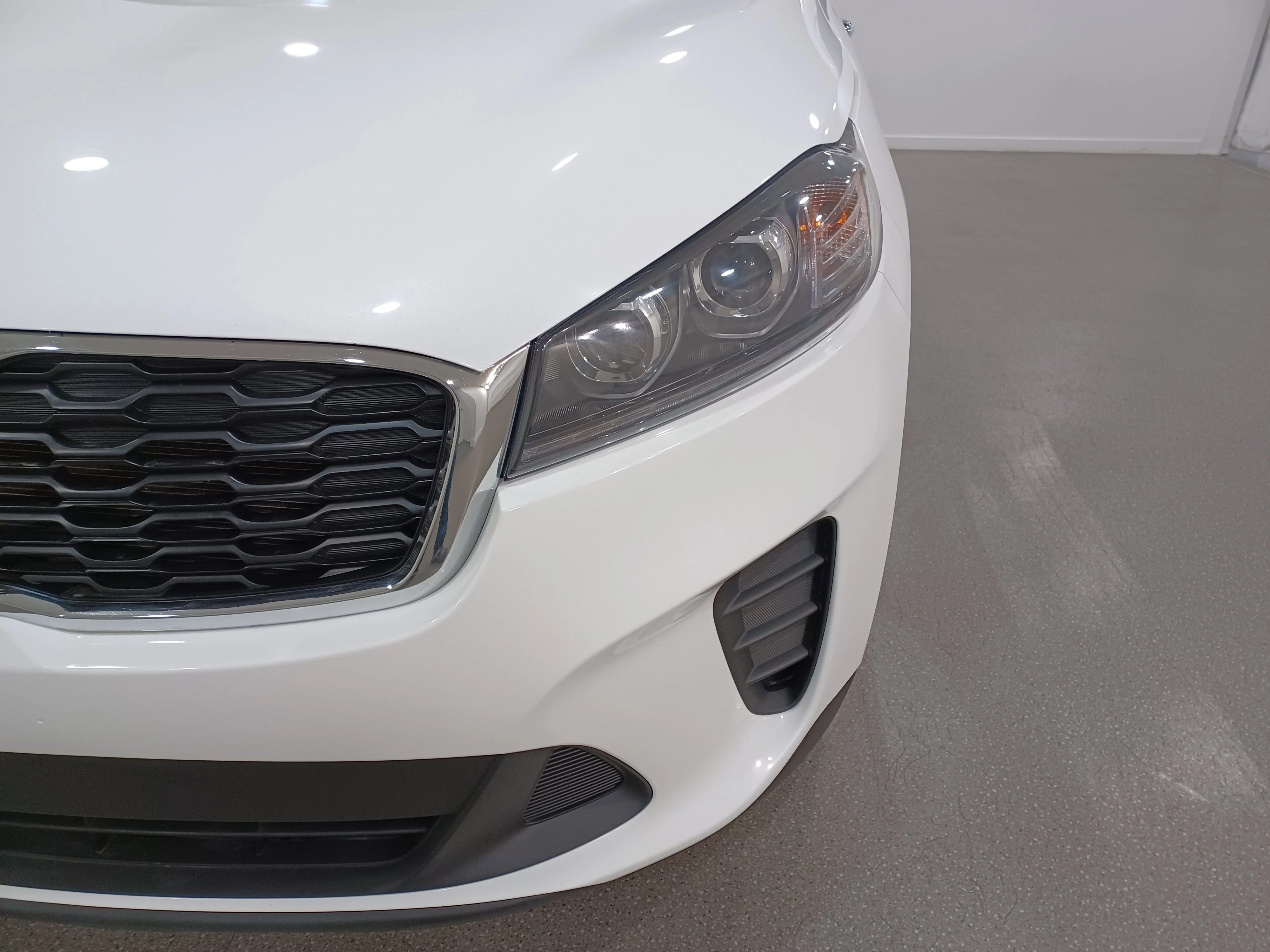 Certified Used 2020 Snow White Pearl Kia LX AWD*7 Pass | Snow White Pearl | Remote Start | Htd Seats | Park Assist | Apple CarPlay | Tow Pkg image 5