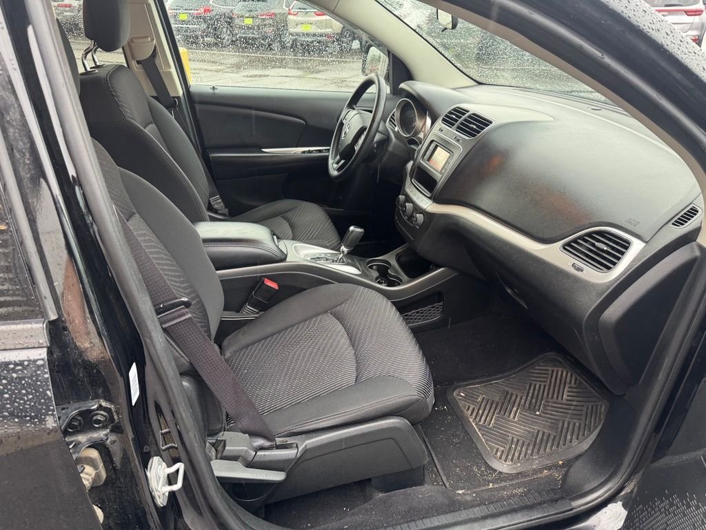 Used 2016 Black Dodge SXT image 21