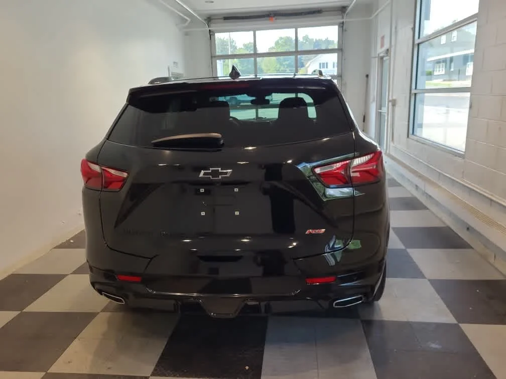 Used 2022 Black Chevrolet RS image 4