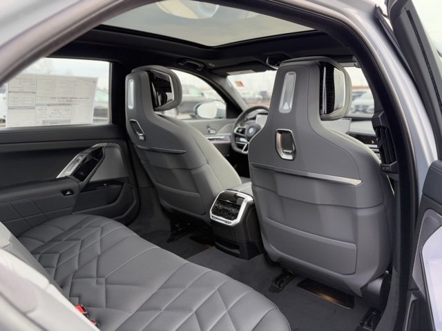 New 2025 Brooklyn Grey Metallic BMW 750e xDrive image 19