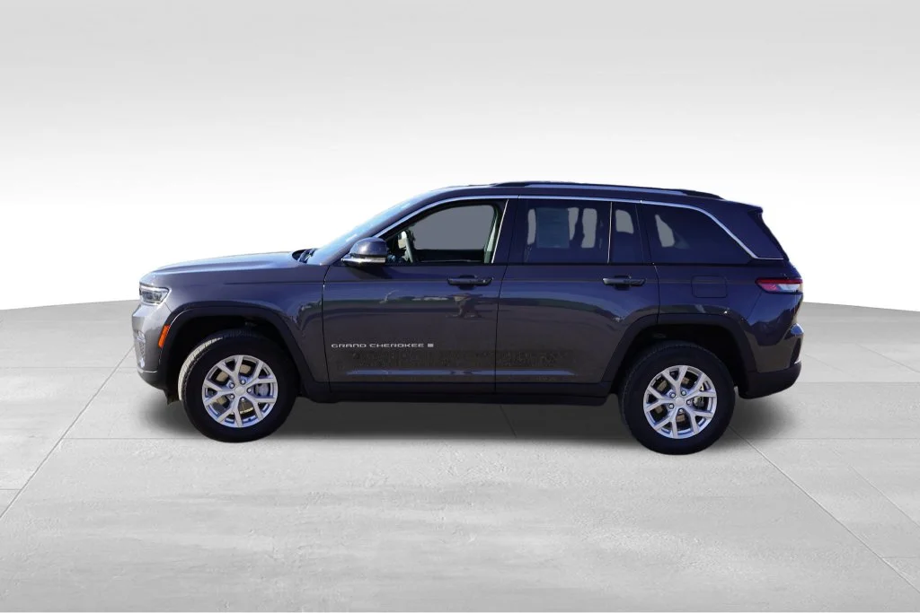 Certified Used 2023 Gray Jeep Limited image 9
