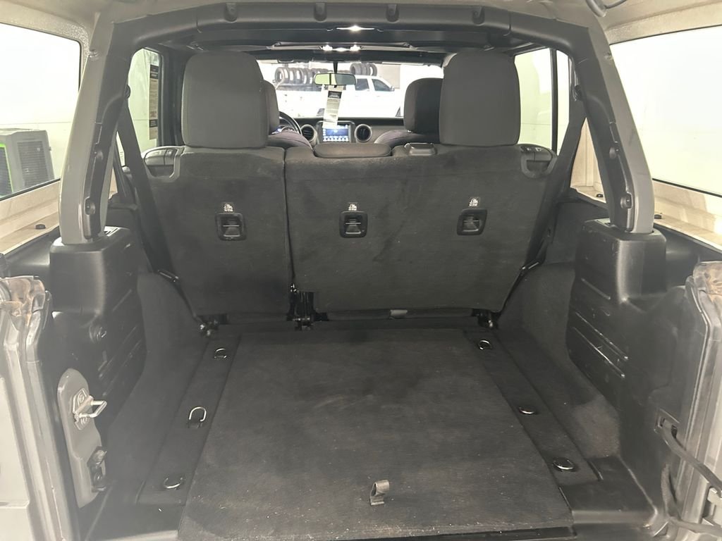 Used 2019 Gray Jeep Unlimited Sport S image 28