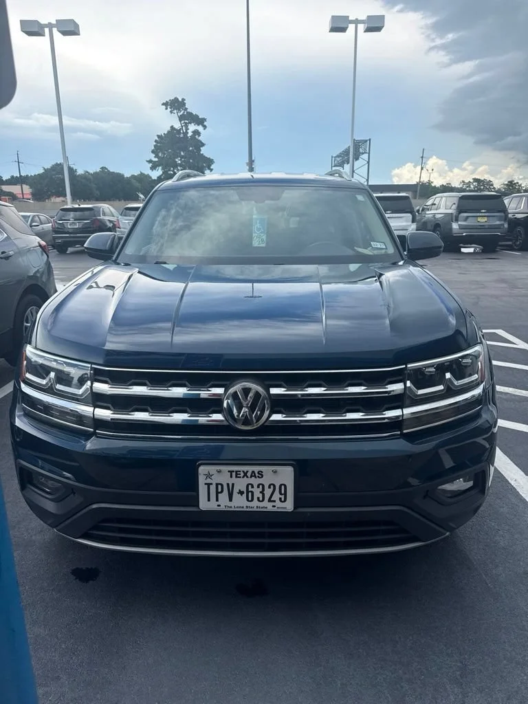 Used 2019 Blue Volkswagen 2.0T SE image 2
