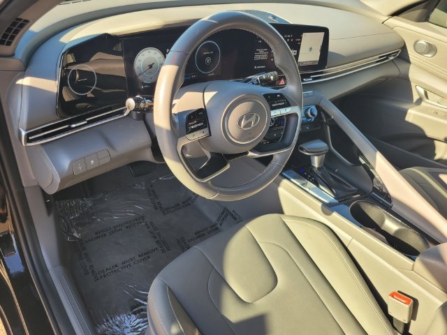 Certified Used 2025 Black Hyundai SEL Convenience image 12