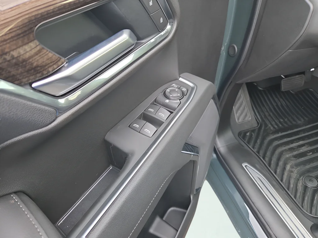 2025 Chevrolet Silverado 1500 LT - Photo 12