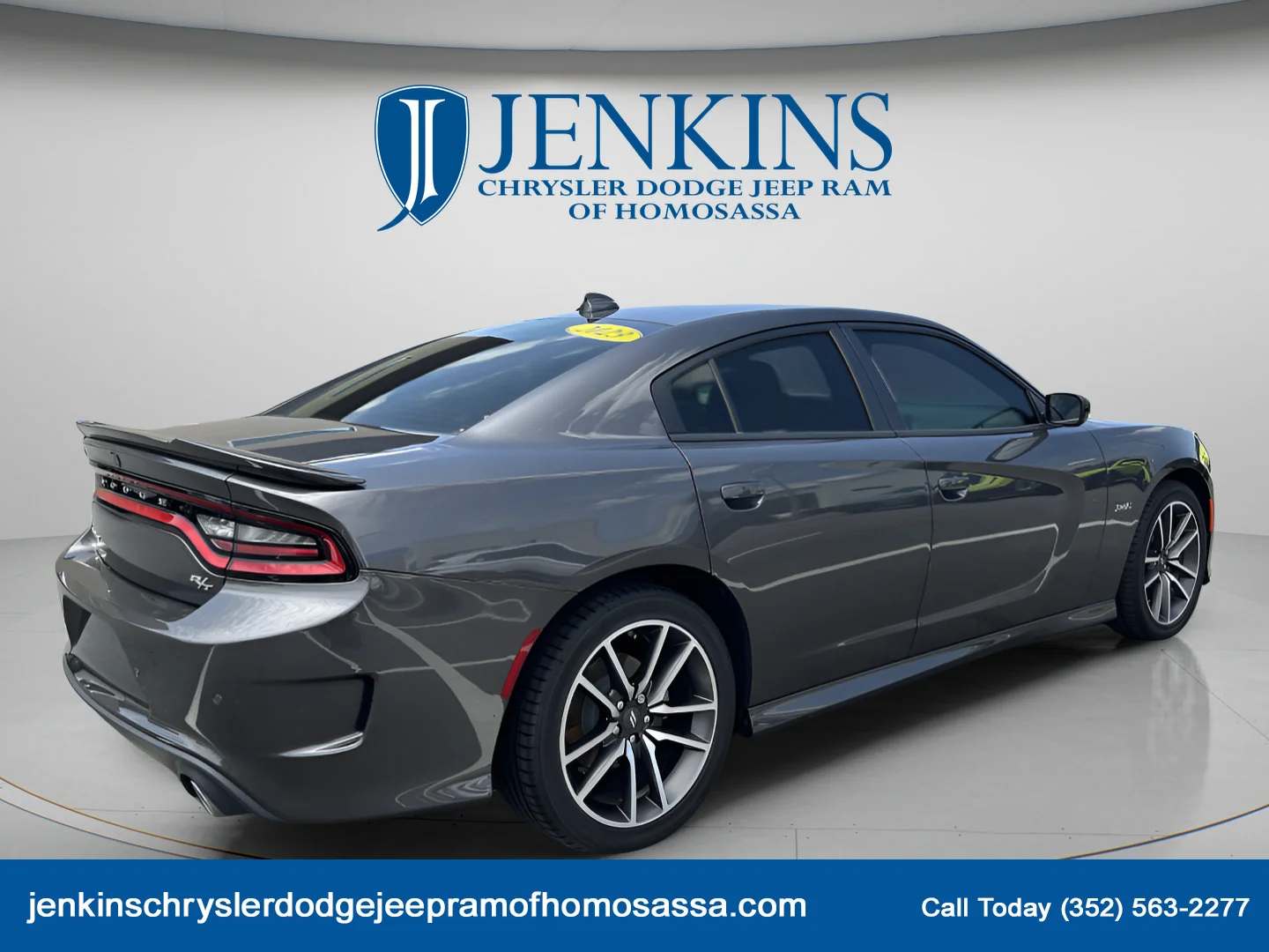Used 2023 Granite Pearlcoat Dodge R/T image 5
