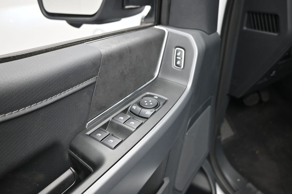 New 2026 Oxford White Ford XLT image 10