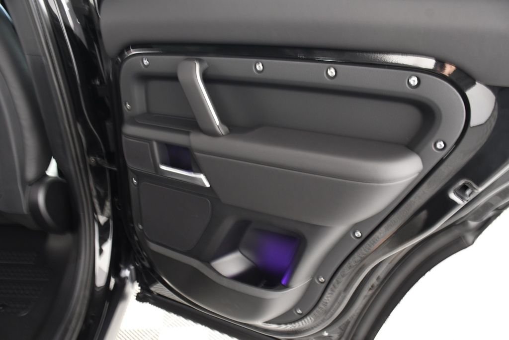 New 2026 Santorini Blk Land Rover X-Dynamic SE image 21