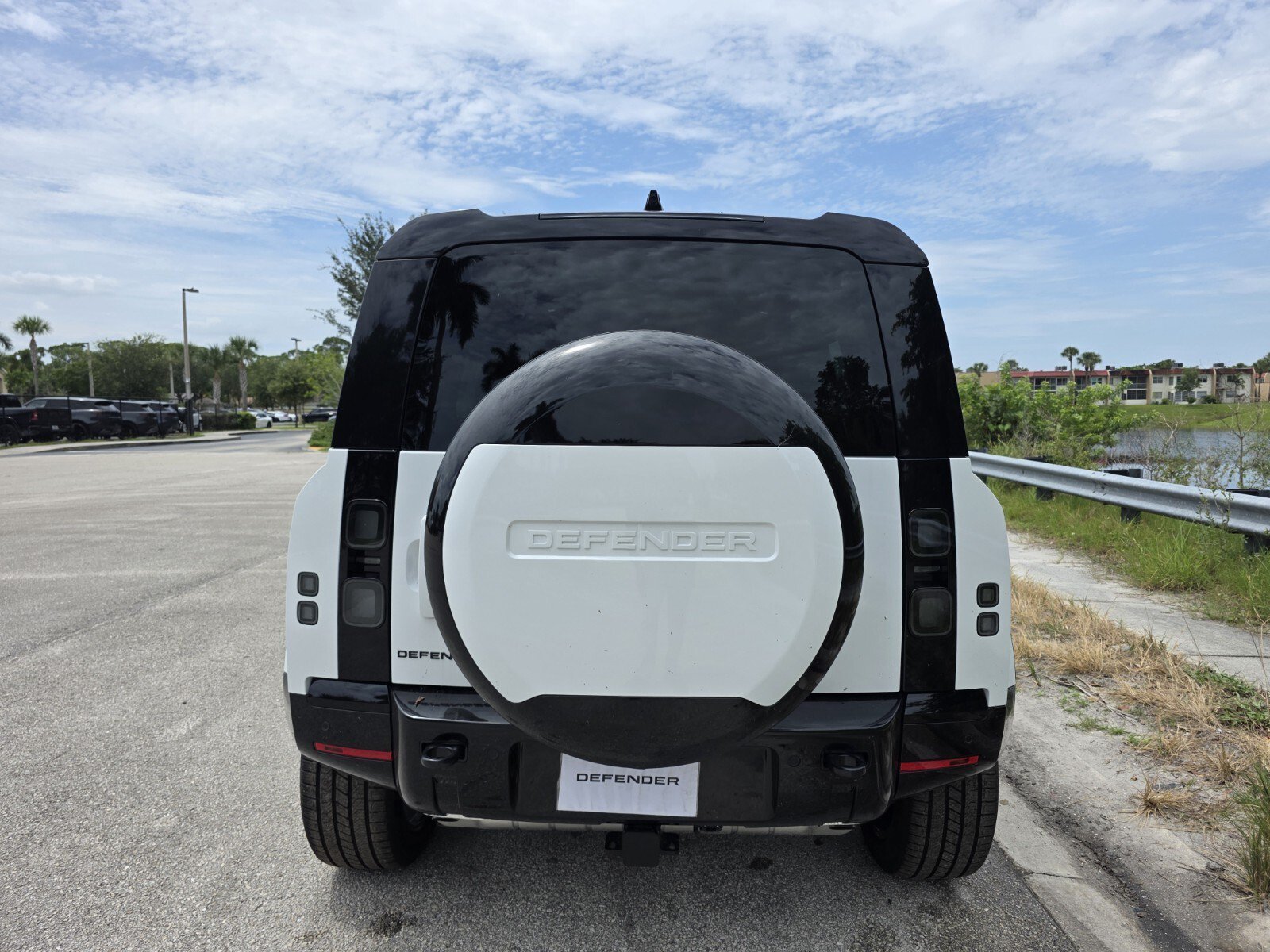 New 2026 Fuji White Land Rover P400 X-Dynamic SE image 6