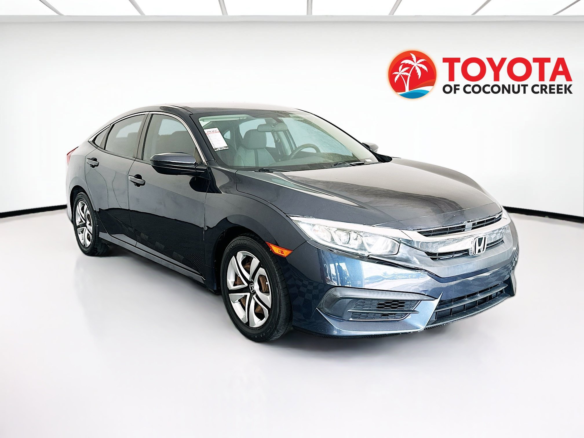 Used 2018 Gray Honda LX image 1