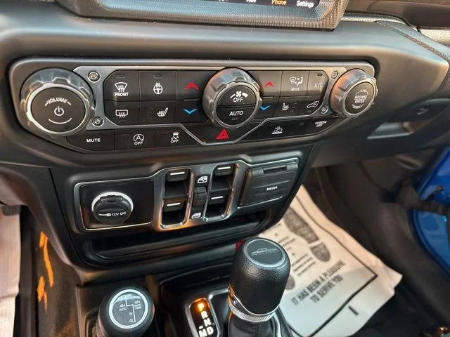 Used 2022 Blue Jeep Sport image 28