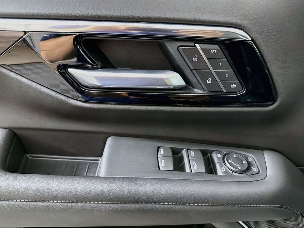 Used 2026 Gray Chevrolet Z71 image 18