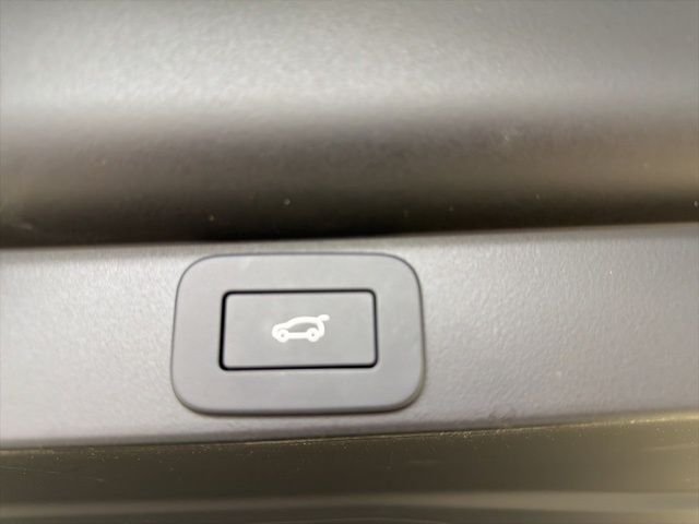 Used 2026 Black Land Rover SE image 16