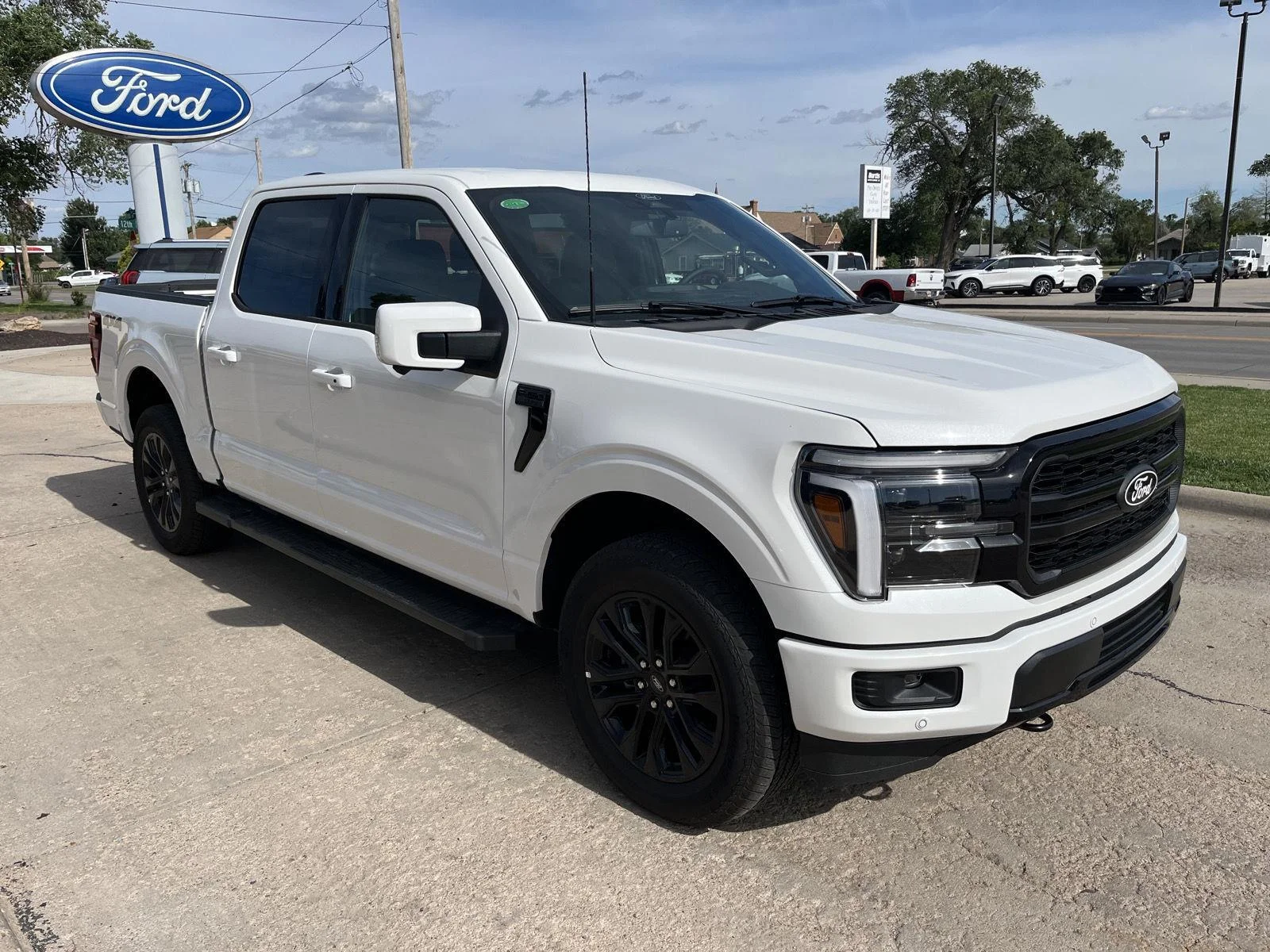New 2026 Star White Metallic Tri-Coat Ford Lariat® image 4