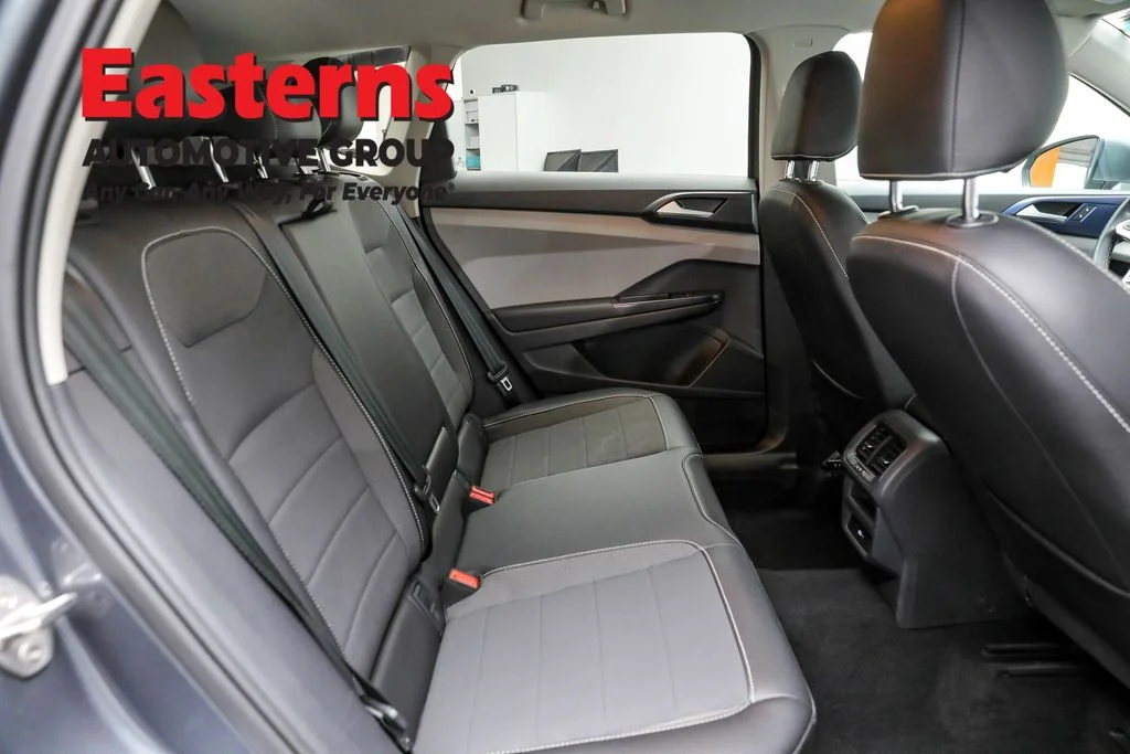 Used 2023 Gray Volkswagen 1.5T SE image 22
