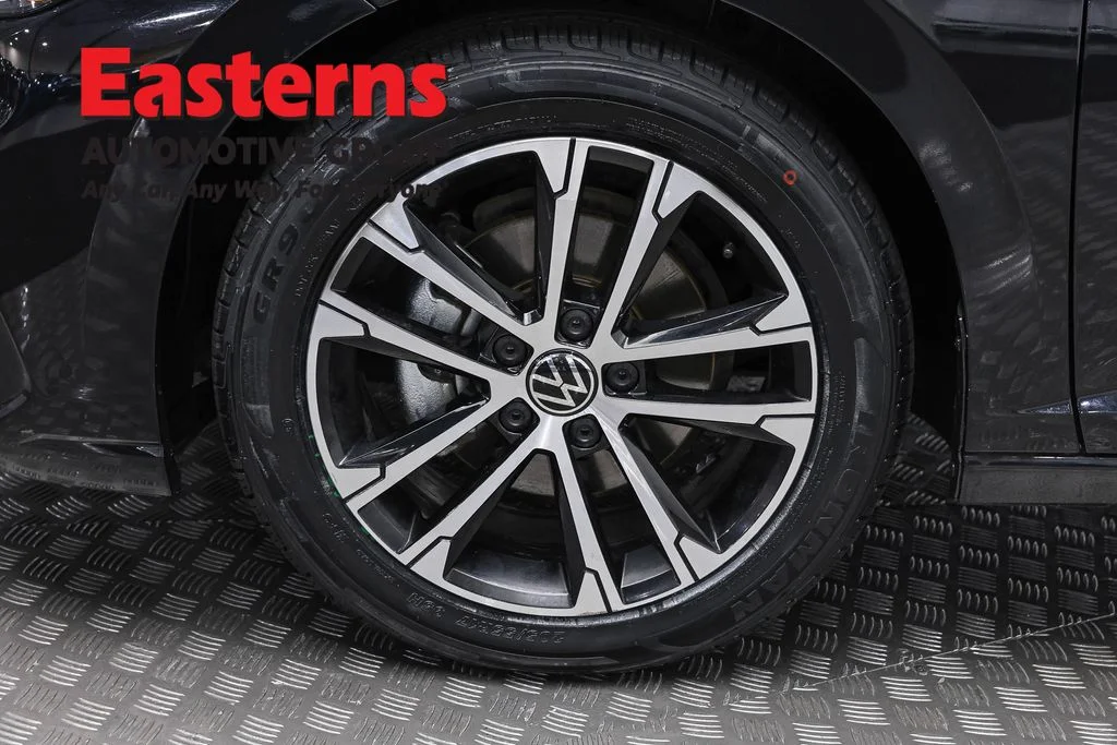 Used 2025 Black Volkswagen 1.5T Sport image 31