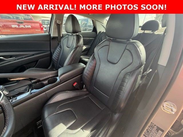 Used 2024 Fluid Metal Hyundai Limited image 6
