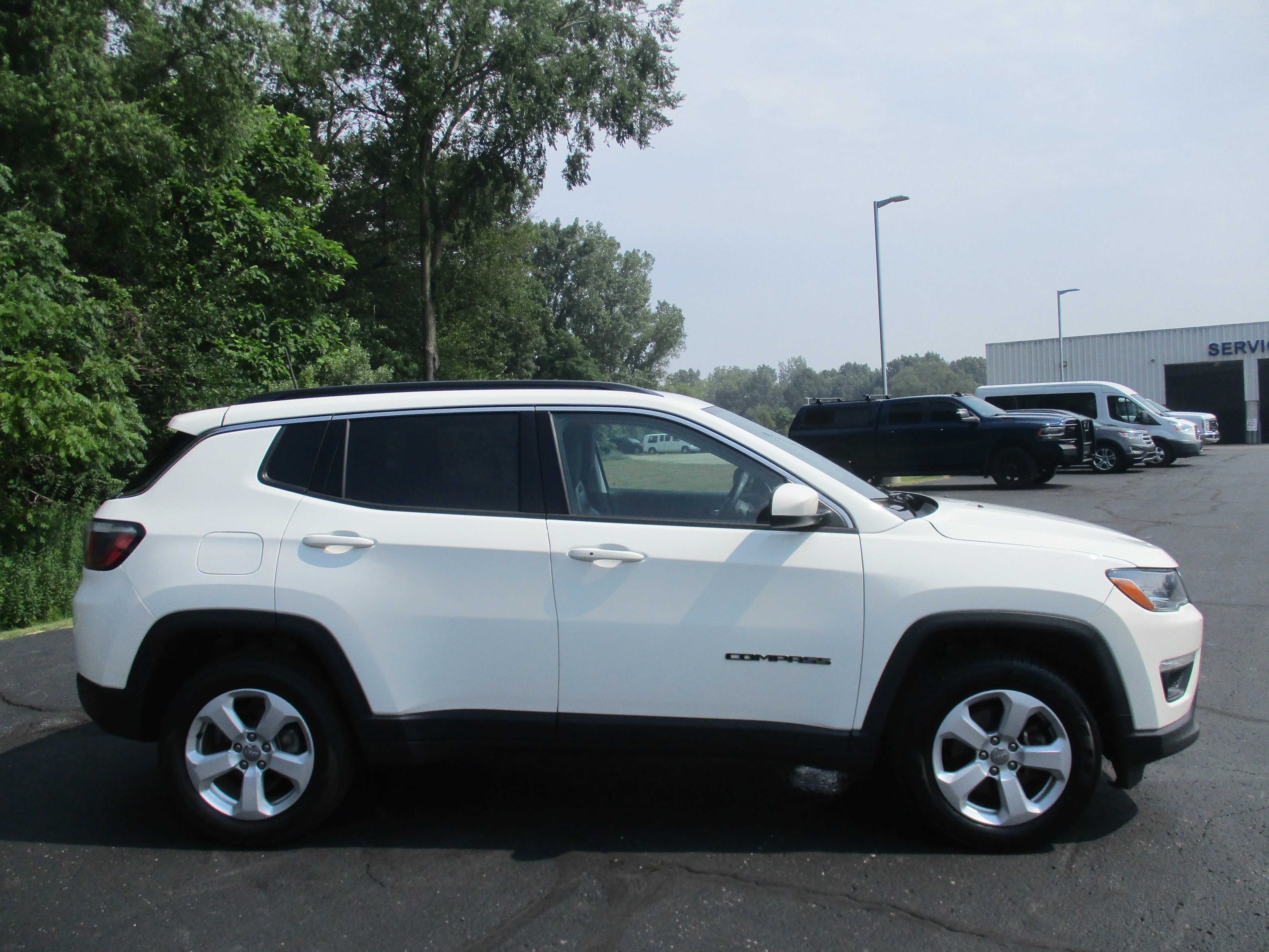Used 2020 White Clearcoat Jeep Latitude image 50