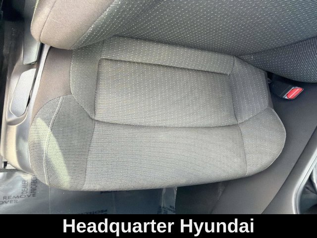 Used 2018 Silver Toyota XLE image 13