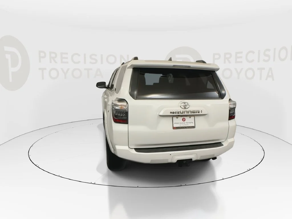 Used 2022 White Toyota SR5 image 17