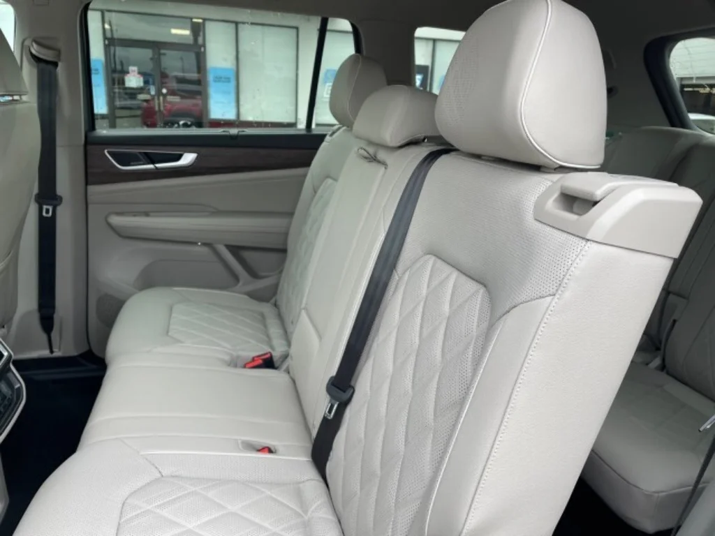 New 2026 Opal White Pearl Volkswagen 2.0T SEL Premium R-Line 4MOTION image 15