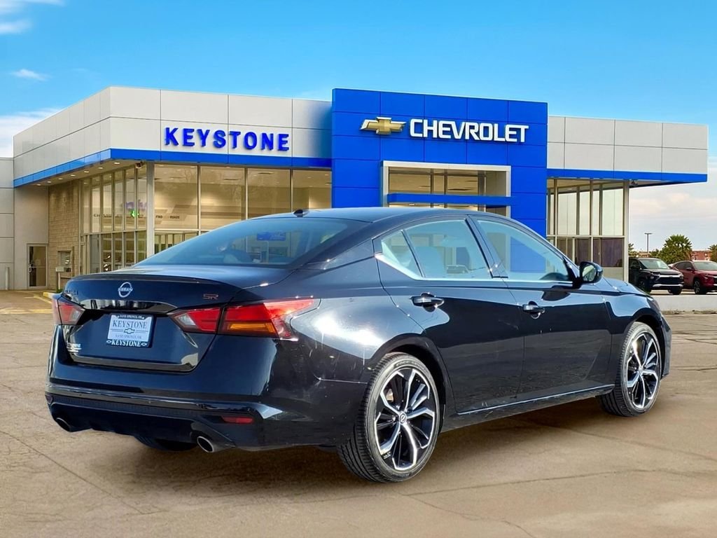 Used 2024 Black Nissan 2.5 SR image 7