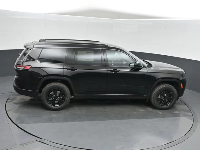 New 2026 Diamond Black Crystal Pearl-Coat Exterior Paint Jeep Altitude image 33