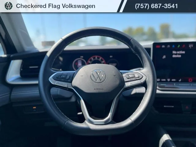 Used 2025 Platinum Gray Metallic Volkswagen 2.0T SE image 32
