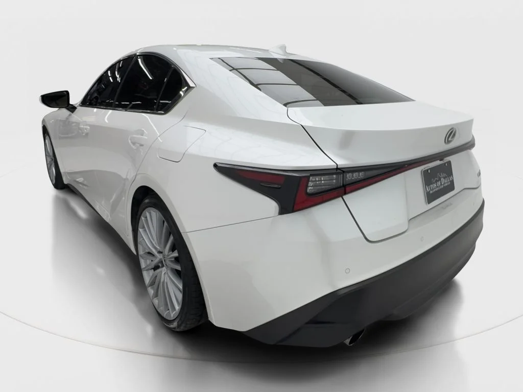 Used 2024 White Lexus 300 image 10